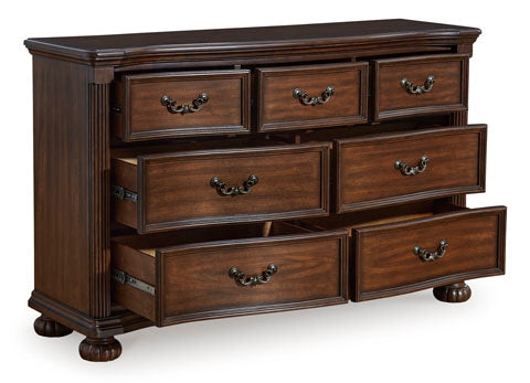 Lavinton Queen Bedroom Set